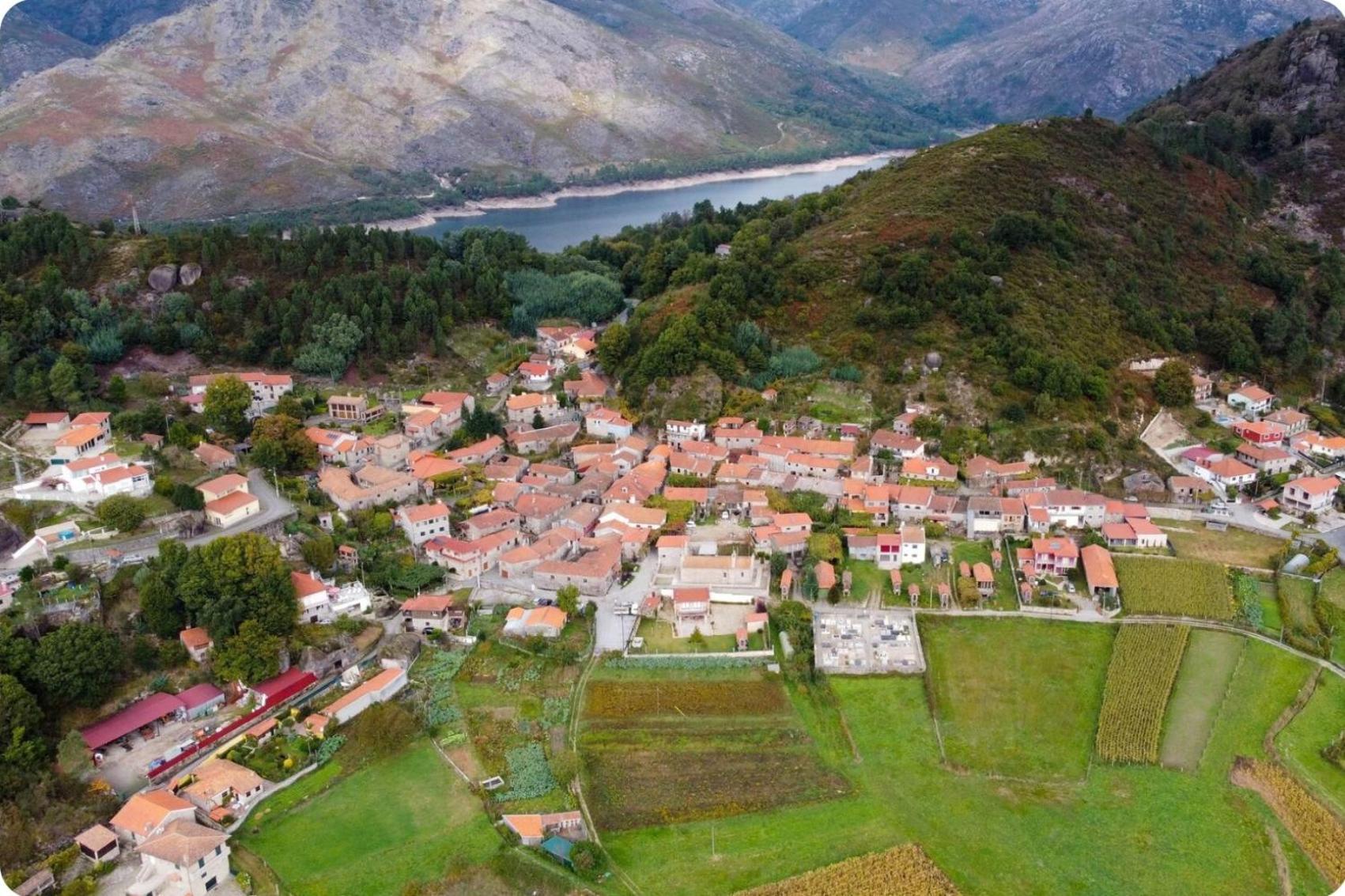 Apartamento Casa Da Fonte Geres Campo do Geres Exterior foto